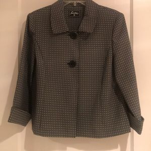 Ladies black and white swing jacket.